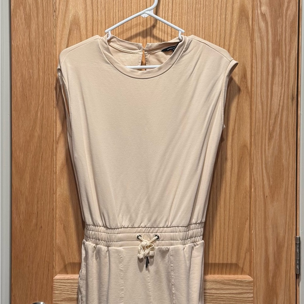 Banana Republic Cream Sleeveless Cropped Jumpsuit